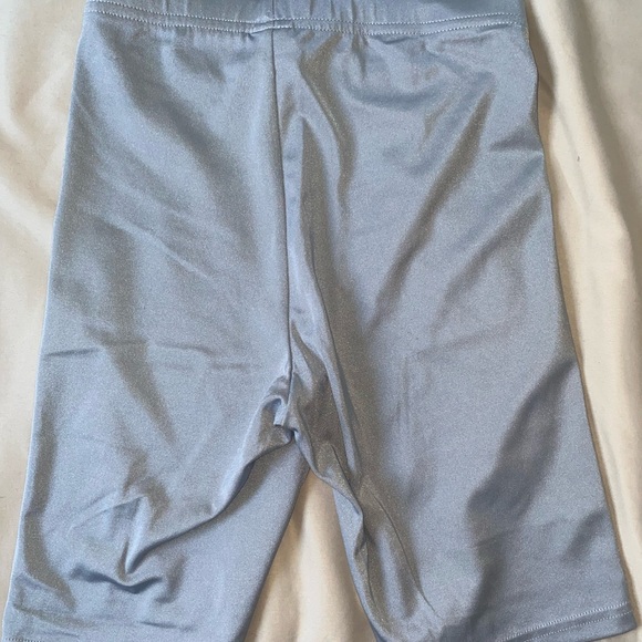 TNA silver biker shorts from Aritzia - Picture 4 of 4